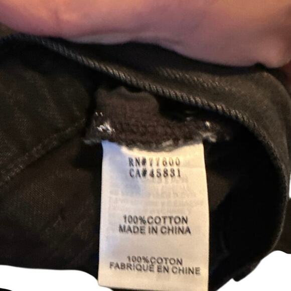 Sandrine Rose Women’s Black Denim Distressed Raw Hem Bermuda Shorts Size 29 - Picture 6 of 6